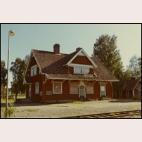 Medle station, antingen i slutet av 1960-talet eller 1970. Bild från Sveriges Järnvägsmuseum. Foto: Okänd. 