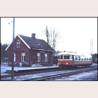 Spångenäs station den 27 april 1970. Motorvagnsföraren är Sture Flink (se objektet Hanshult, första bilden). Foto: Per-Olov Brännlund. 