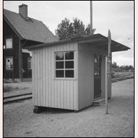 Lövberga station omkring 1969. Stationshuset har ersatts med en väntkur. Foto: Sven Ove Lundberg. 