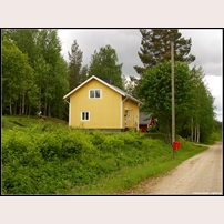 199B Hällnäs på sin nya plats lite längre bort från spåren. Bilden är tagen den 15 juni 2008. Foto: David Larsson. 