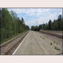 Röjan station riktning söderut den 23 maj 2014. Foto: Jöran Johansson. 