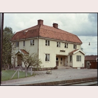 Björköby station 1968-1969. Bild från Sveriges Järnvägsmuseum. Foto: Okänd. 