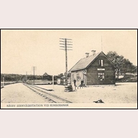 Näsby station, som så småningom skulle komma att heta Roslags-Näsby. Bilden bör vara tagen före 1920. Foto: Okänd. 
