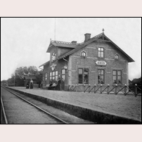 Åhus station innan stationshuset byggdes om, vilket skedde 1923. Foto: Okänd. 