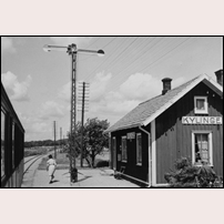Kylinge station i juli 1942. Bild från Sveriges Järnvägsmuseum. Foto: Okänd. 