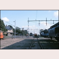Harlösa station den 26 september 1976. Även om SJ-skolan tagit ned skylten förefaller verksamheten ännu fortgå. Foto: Bengt Gustavsson. 