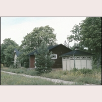 Buttle station den 18 juli 1979. Närmast ses avträdet som senare flyttades längre in på stationstomten. Foto: Bengt Gustavsson. 