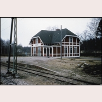 Ulvsby station våren 1975. Bild från Sveriges Järnvägsmuseum. Foto: Okänd. 
