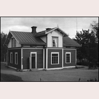 Kortfors station, gårdssidan okänt år. Bild från Sveriges Järnvägsmuseum. Foto: Snorre Wohlfahrt. 