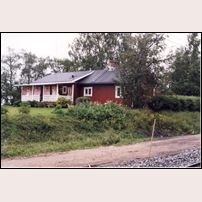 Nälden den 18 augusti 1998, fd banvaktsstuga med okänt nummer. Foto: Jöran Johansson. 