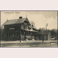 Källstorp station 1910 - 1916. Den mindre byggnaden till höger är med all sannolikt den f.d. banvaktsstugan 362 Källstorp. Bild från Sveriges Järnvägsmuseum. Foto: Okänd. 