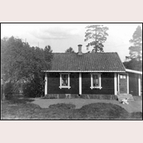 31 Värmlands Säby på sin ursprungliga plats okänt år. Bild från Bygdeband - Degerfors hembygdsförening. Foto: Okänd. 