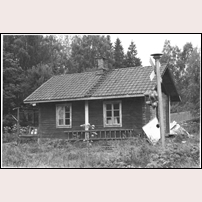 31 Värmlands Säby okänt år, eller kanske bilden tagits i samband med att nedplockningen av byggnaden påbörjats 1986. Bild från Bygdeband - Degerfors hembygdsförening. Foto: Okänd. 