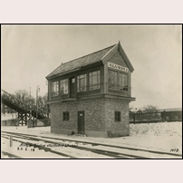 Älvsjö station den 20 februari 1919, södra ställverket (nr 1). Bild från Sveriges Järnvägsmuseum. Foto: Axel Swinhufvud. 