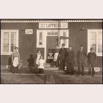 314 Lappberg kombinerade stations- och banvaktsstuga, troligen är bilden tagen på 1910-talet. Foto: T. Dahllöf. 