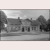 Skebokvarn station 1945. Bild från Sveriges Järnvägsmuseum. Foto: Okänd. 