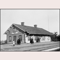 Tidan station sannolikt på 1890-talet. Bild från Sveriges Järnvägsmuseum. Foto: P. A. Eriksén. 