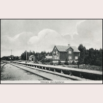 Hökmora station omkring 1930. Bild från Sveriges Järnvägsmuseum. Foto: Okänd. 