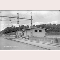 Lillhagen station, nya stationshuset omkring 1950. Bild från Sveriges Järnvägsmuseum. Foto: Okänd. 