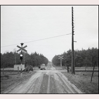 723 Ilstorp låg bortom järnvägen till vänster. Bilden är tagen 1957 av SJ Signalsektion. Foto: Okänd. 