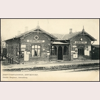Asmundtorp station. Bilden är tagen senast 1903. Foto: Olander Bengtsson, Asmundtorp. 