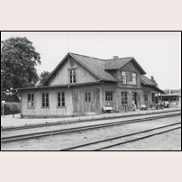 Axvall station på 1950-talet. Bild från Sveriges Järnvägsmuseum. Foto: Okänd. 