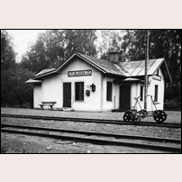 Blägda station 1920. Bild från Sveriges Järnvägsmuseum, som även anger fototillfället till 1930-talet. Foto: Erik Lehmann, Ankarsrum. 
