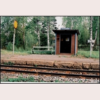 Ytterån station den 28 maj 1993, utan stationshus men med denna lilla kur i stället.  Foto: Sven Olof Muhr. 