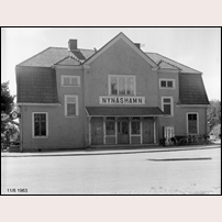 Nynäshamn station den 11 juni 1963. Foto: Björn Elthammar. 