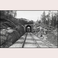 Tunneln vid Nyborg, 1½ km söder om Jokkmokk, den 17 juli 1937. Fotoriktning norrut. Foto: Lars Wästfelt, Jokkmokk. 