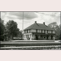 Heby station omkring 1950. Bild från Järnvägsmuseet. Foto: Okänd. 