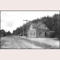 Brötjemark station okänt år före 1932. Vykort från Almquist & Cöster. Foto: Okänd. 