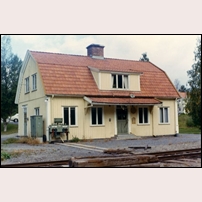 Hussjöby station 1970-1971. Bild från Järnvägsmuseet. Foto: Okänd. 
