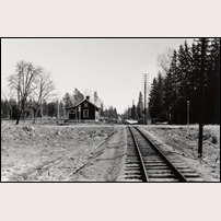 DHJ 1 > SJ 136 Harvik. Bild från Järnvägsmuseet, där stugan anges ha nummer 2 och bilden vara tagen på 1920-talet. Förmodligen är bilden betydligt yngre. Foto: Okänd. 