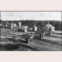 Södertälje Södra station ses här nybyggd på 1920-talet. Bild från Järnvägsmuseet. Foto: Axel Eliasson. 