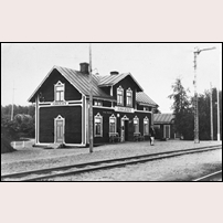 Askeby station på 1920-talet. Bild från Järnvägsmuseet. Foto: Okänd. 