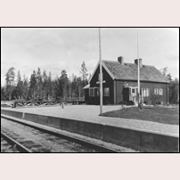 Svärtträsk station omkring 1937. Bild från Järnvägsmuseet. Foto: Okänd. 