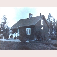 673 Högbo omkring 1955. Bilden är ett bidrag från Göran Svensson, son till den nedan nämnde banvakten Nils Svensson. Foto: Okänd. 