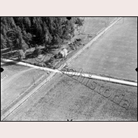 932 Särstadsvägen någon gång mellan 1950 och 1957. Bild från Flygfotohistoria.se. Foto: Okänd. 