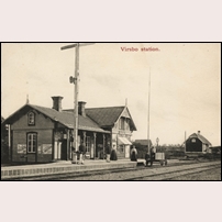 Virsbo station omkring 1911. Bild från Järnvägsmuseet. Foto: Okänd. 