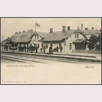Södervärn station omkring 1900, i vart fall visar unionsflaggan att bilden är tagen före 1905. Vykort från Vykortaffären K. Åkerman. Foto: Okänd. 