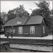 Sätaröd station på 1960-talet (eftersom persontrafiken lades ned 1961 bör bilden inte vara nyare än så). Bild från Järnvägsmuseet. Foto: Sven Ove Lundberg. 
