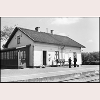 Västra Klagstorp station på 1940-talet. Bild från Järnvägsmuseet. Foto: Okänd. 