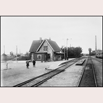Klagshamn station 1926 (enligt Järnvägsmuseets uppgift, men fotografen avled 1920, så något är fel). Bild från Järnvägsmuseet. Foto: Otto Louis Johannes Herman Ohm. 