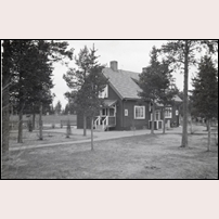 Sorsele, bostadshus 9 på 1930-talet. Bild från Järnvägsmuseet. Foto: Okänd. 
