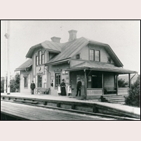 Töva station omkring 1900. Bild från Järnvägsmuseet. Foto: Okänd. 