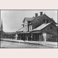 Arboga station, tredje stationshuset, sannolikt byggt 1867. Bild från Järnvägsmuseet. Foto: Okänd. 