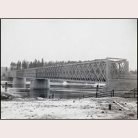 Landafors, den första bron över Ljusnan, byggd 1885. Bild från Järnvägsmuseet. Foto: Okänd. 