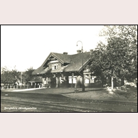 Bengtsfors Västra station på 1920-talet. Okänt vykort från Järnvägsmuseet. Foto: Okänd. 