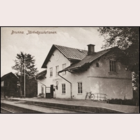 Brunna station okänt år före 1934 (då bansträckan elektrifierades). Bild från Järnvägsmuseet. Foto: Okänd. 